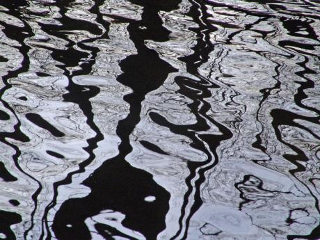 Wasserspiegelung - Walter J. Pilsak - auf - Array - Wasserspiegelung - Walter J. Pilsak - auf - Array -