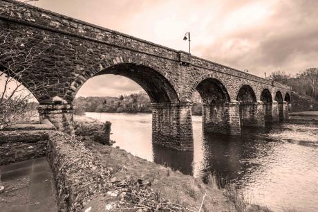 Viadukt - Farbschatten Fotografie - auf - Array - Viadukt - Farbschatten Fotografie - auf - Array -